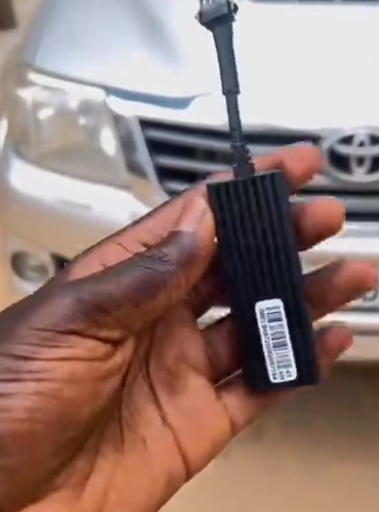 GPS TRACKER POUR LA SURVEILLANCE