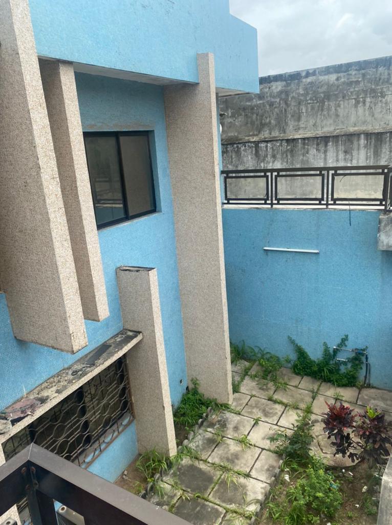 Maison R\+1 de 283 m² à vendre près du marché Tokpa