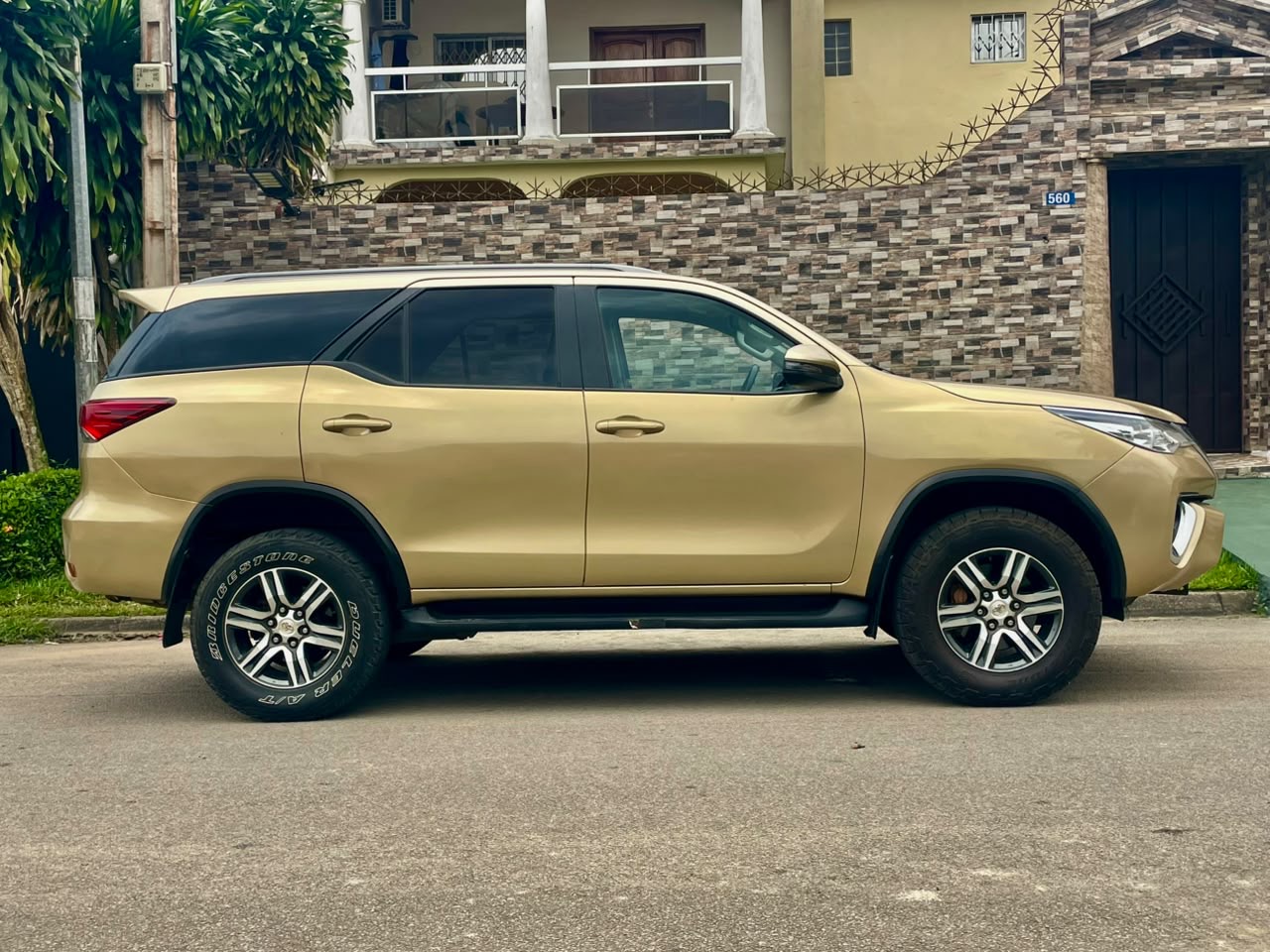 Toyota Fortuner 2019 Essence Automatique 4 Cylindres