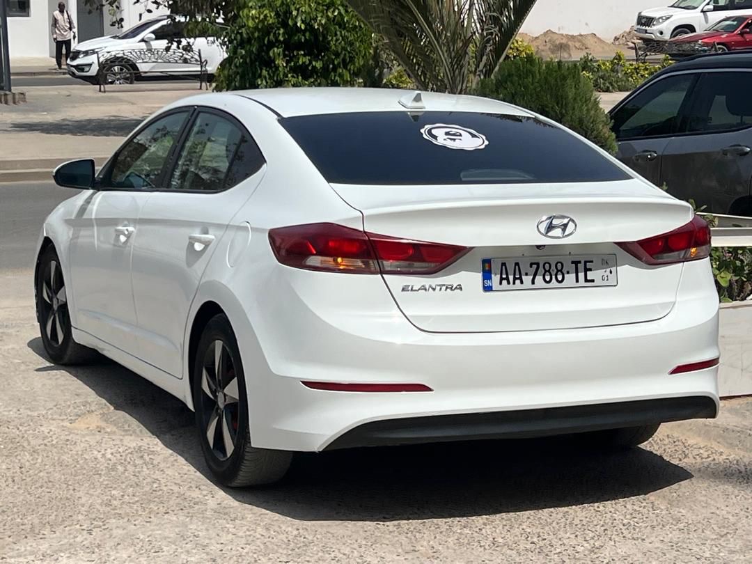 Hyundai ELANTRA 2017 Essence Automatique