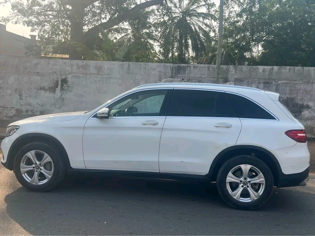 Mercedes-Benz GLC 300 2018 essence automatique