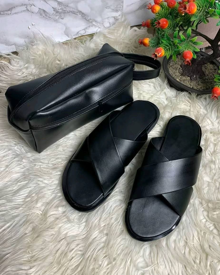 Ensemble Neuf de Sandales en Cuir et Pochette