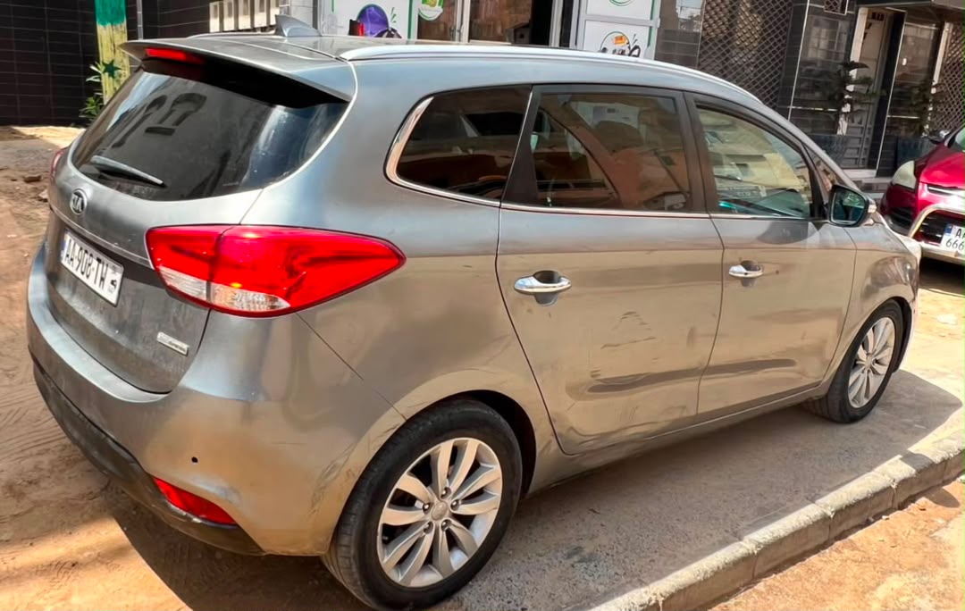 KIA CARENS 2016