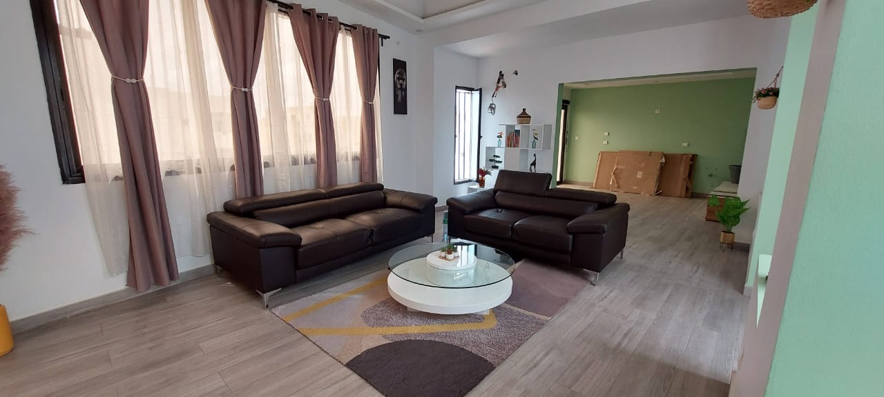 Duplex F4 Meublé à Louer à Ouakam