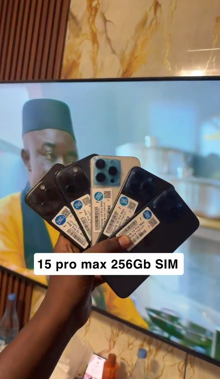 Iphone 15 pro max 256 GB SIM