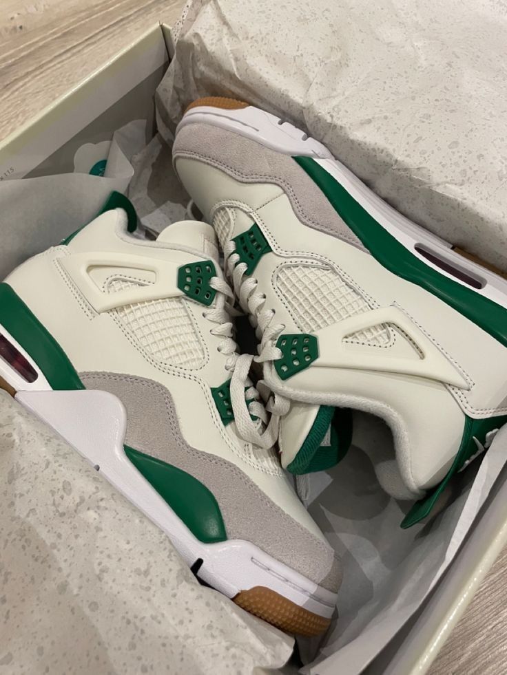 Baskets style Jordan 4 blanc et vert