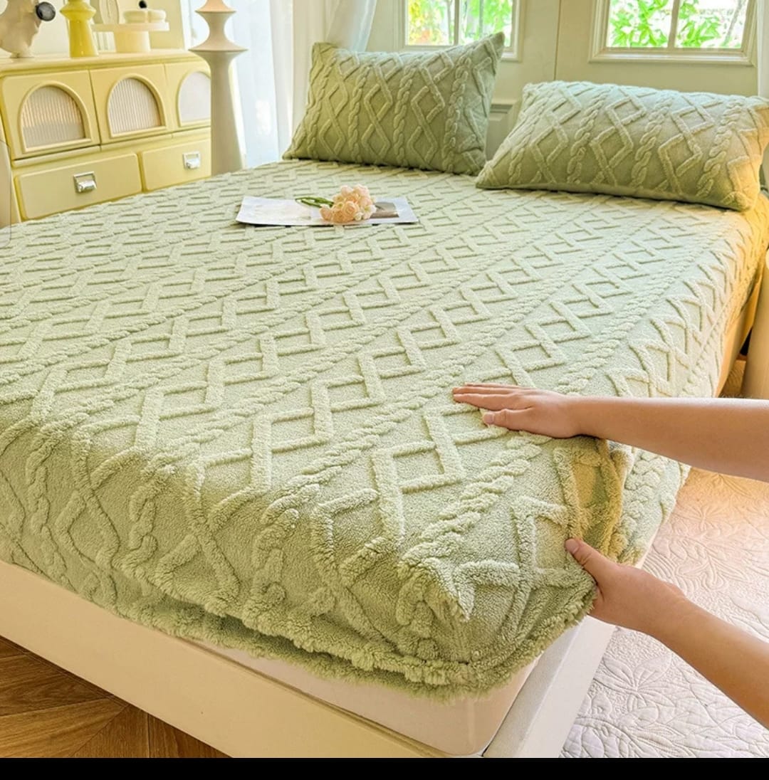 Drap Housse en Polaire + 2 Taies d’Oreiller – Ensemble Literie