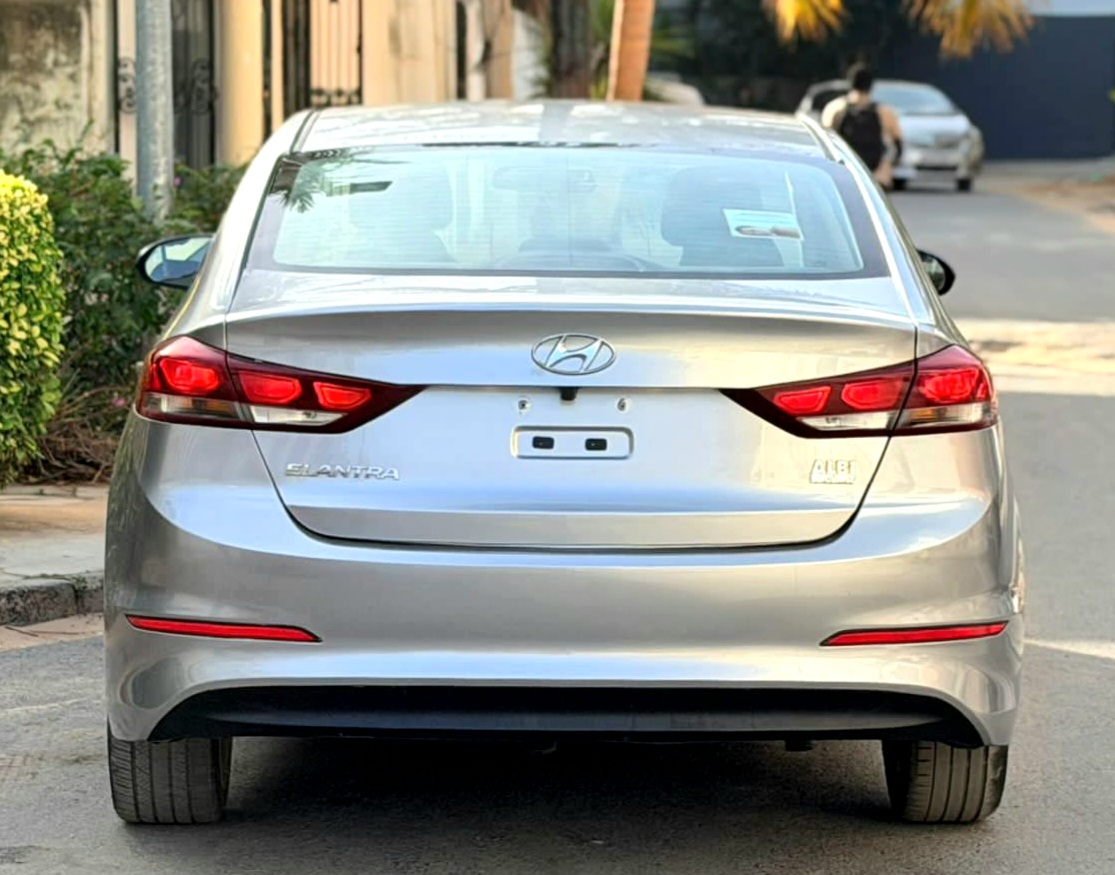 HYUNDAI ELANTRA 2017 ESSENCE AUTOMATIQUE