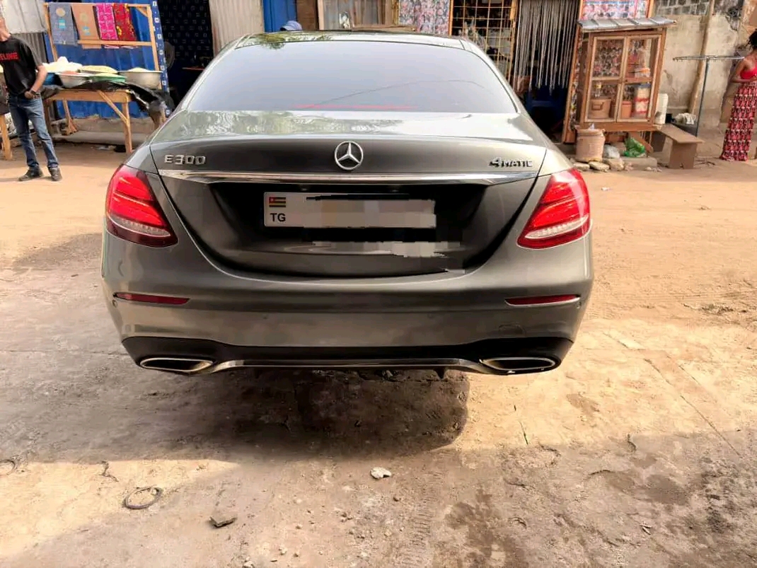 Mercedes-Benz E300 2016 automatique