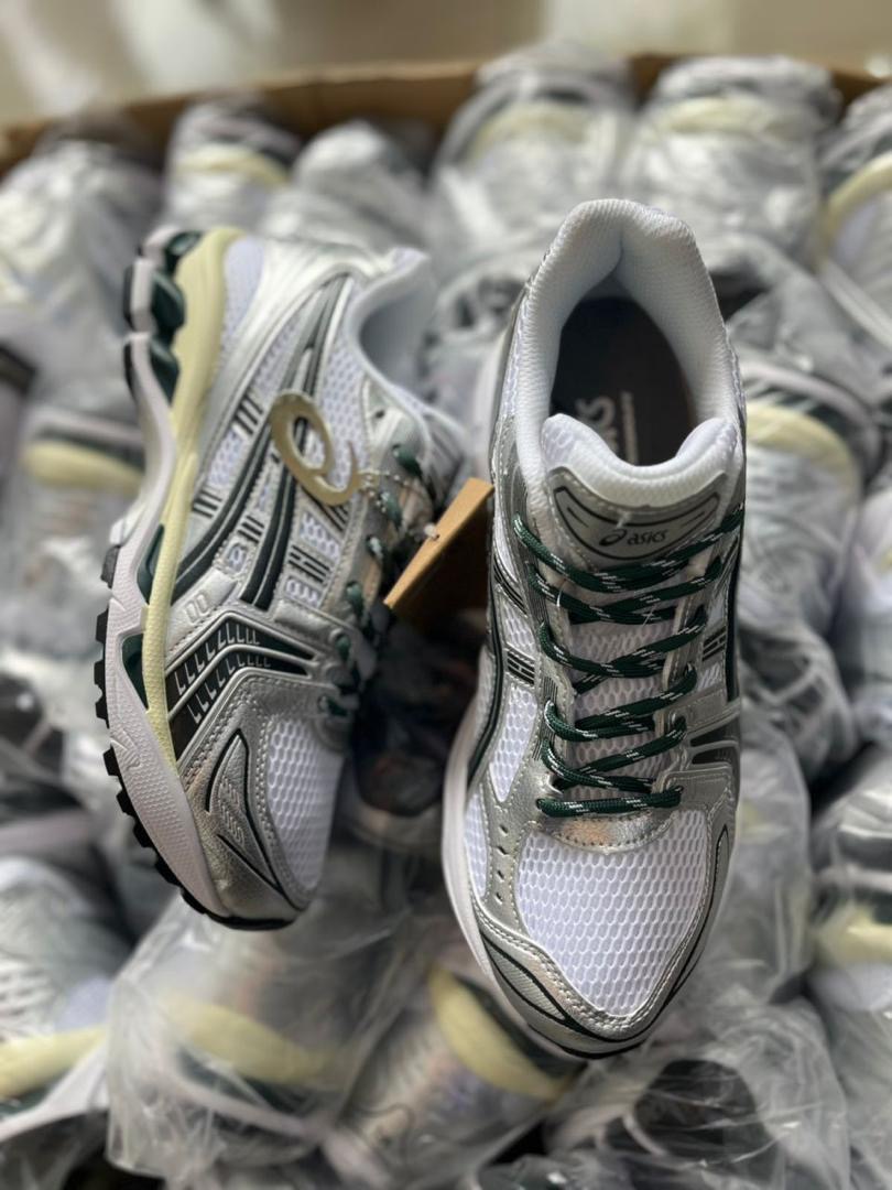 Chaussures ASICS originales