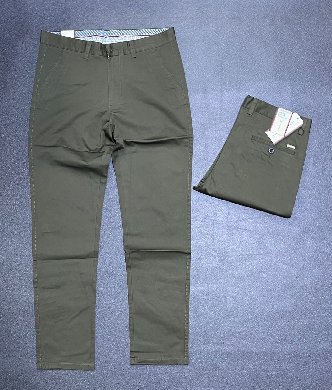 Pantalon kaki à vendre à Dakar