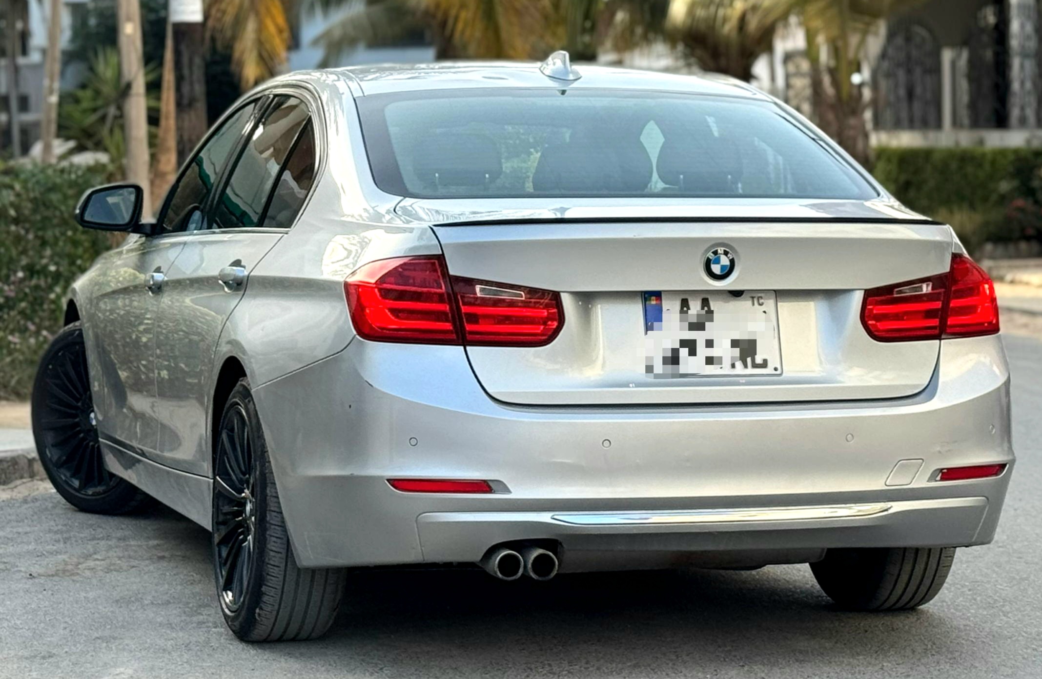 BMW SERIE 3 AUTOMATIQUE ESSENCE 2015