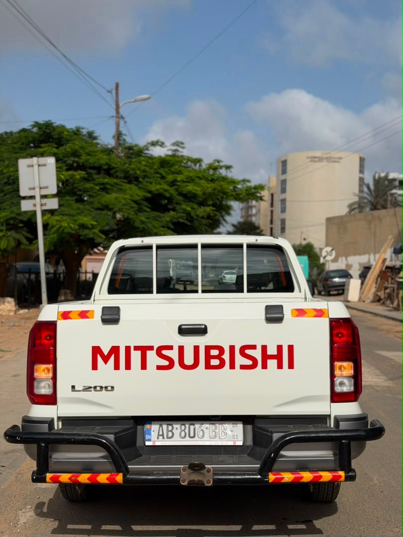 MITSUBISHI L200 2025