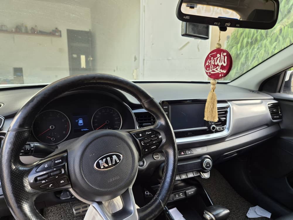 Kia Stonic 2019 Automatique Essence à vendre à Dakar Mermoz