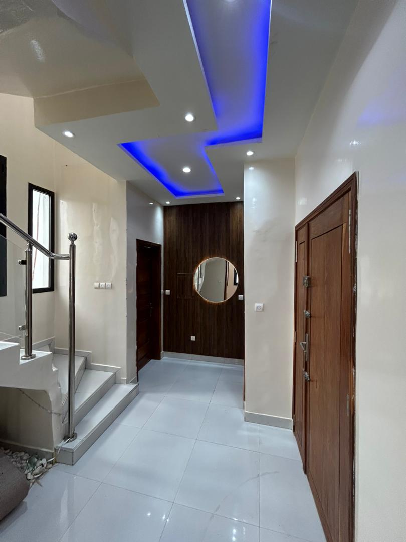 Duplex à louer à Comico Ouakam