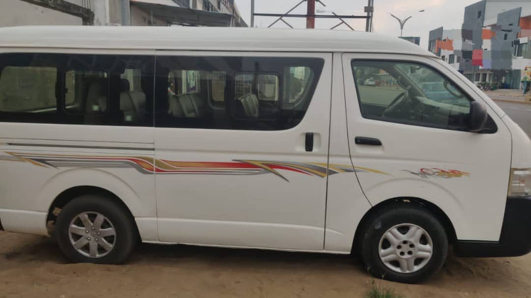 Toyota Hiace GL occasion 2021 diesel manuel 15 places