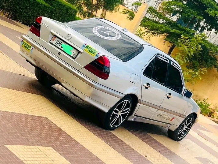Voiture Mercedes c180