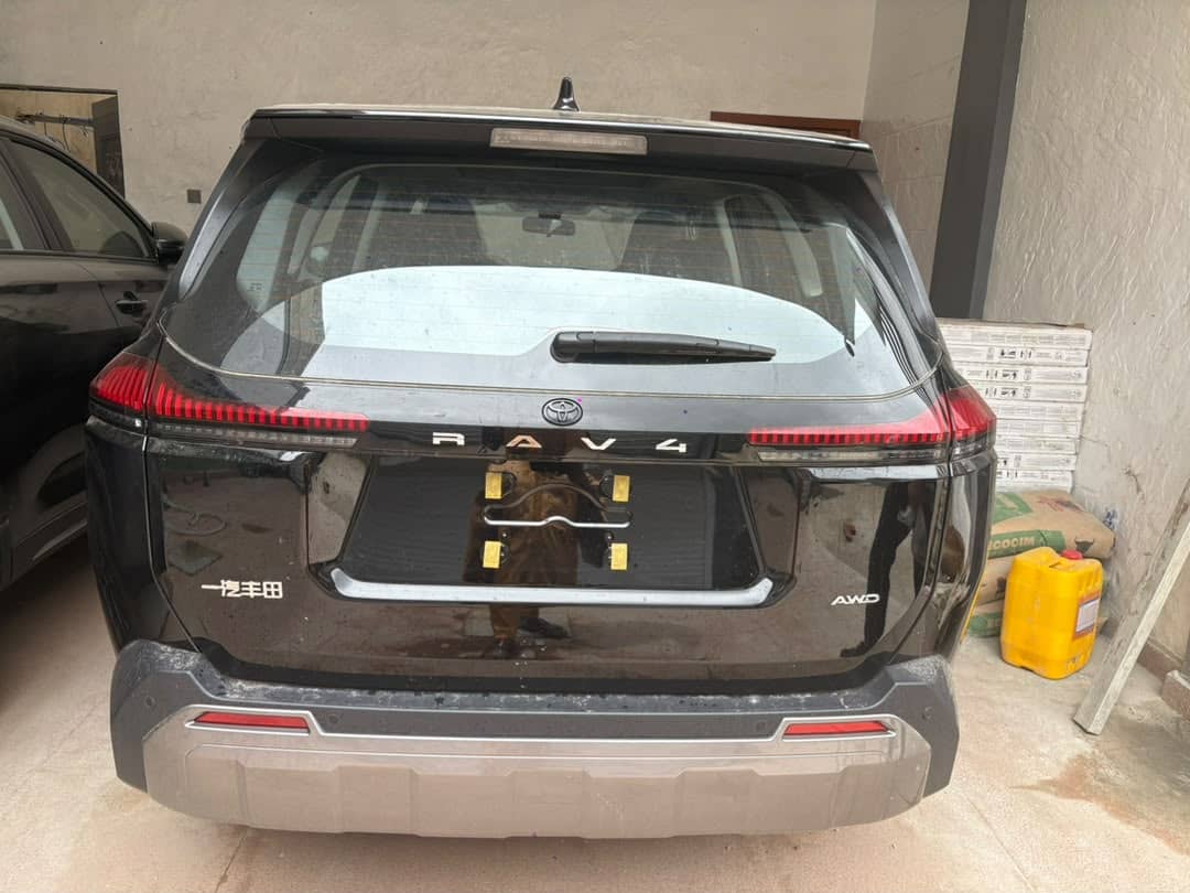 TOYOTA RAV4 2026