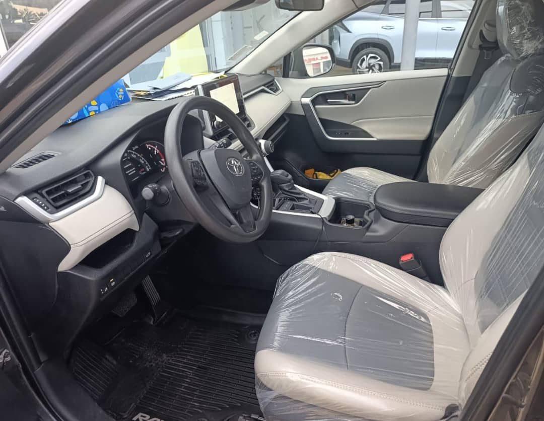 VENTE TOYOTA RAV4 ANNÉE 2023