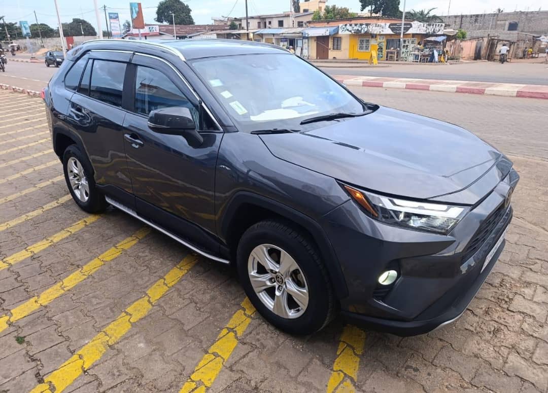 VENTE TOYOTA RAV4 ANNÉE 2023