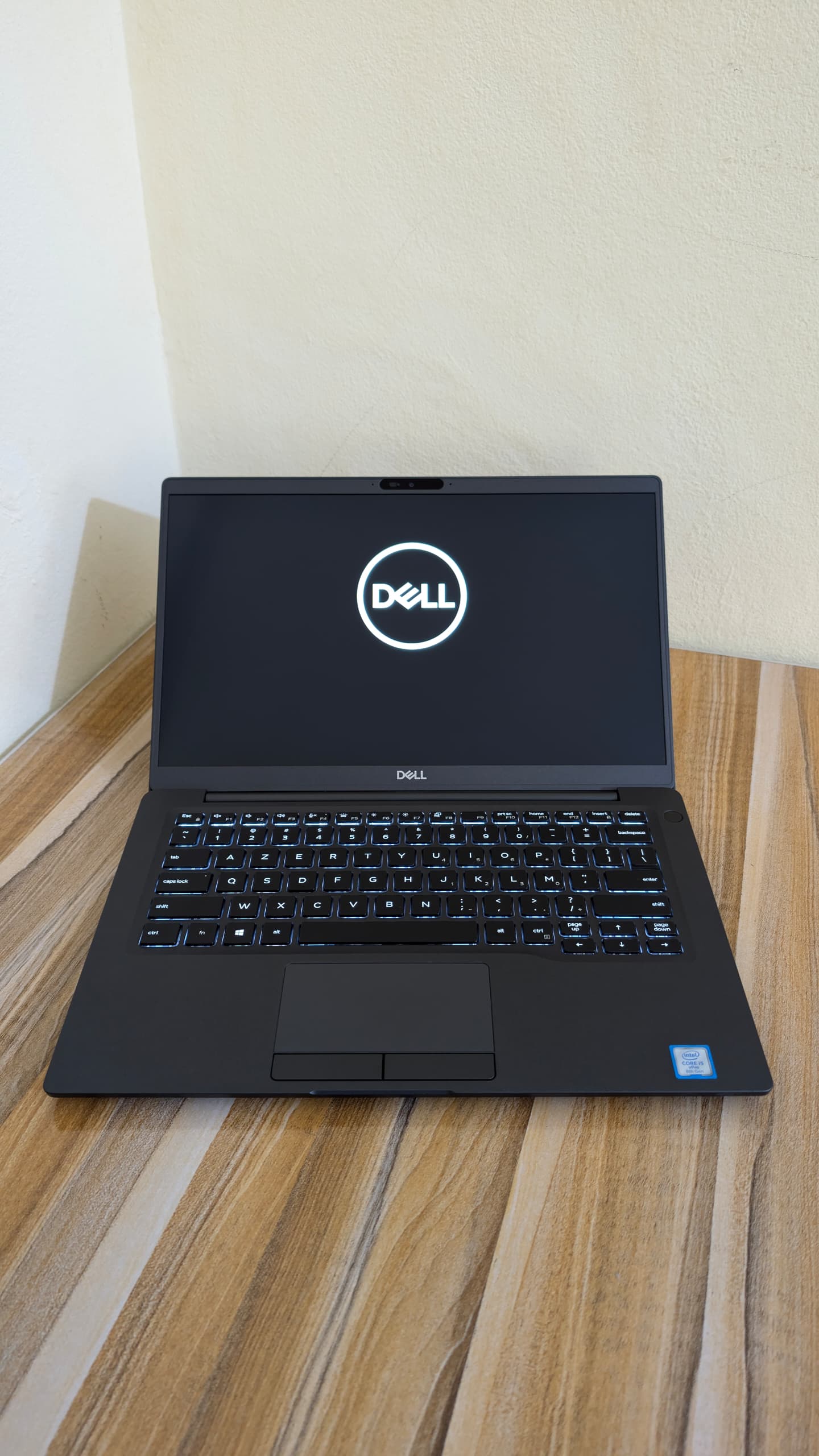 Dell latitude 7400 intel core i5 Vpro