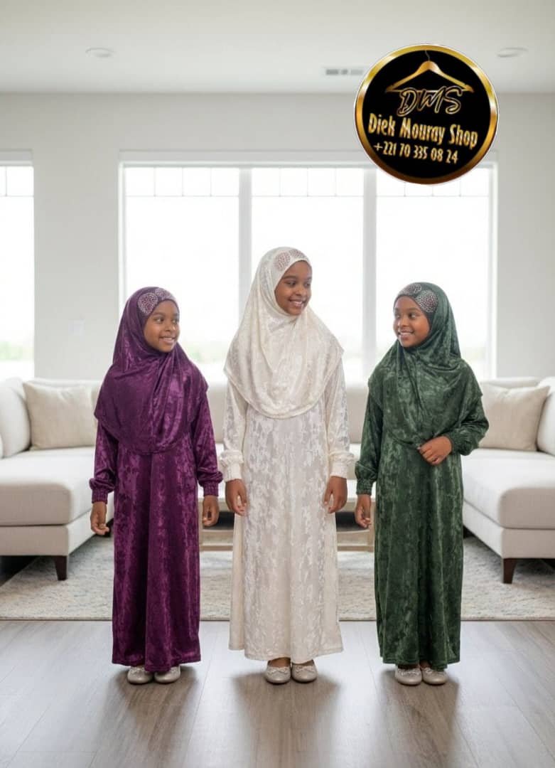 👗 Robe en velours avec voile assorti – Élégance pour fille