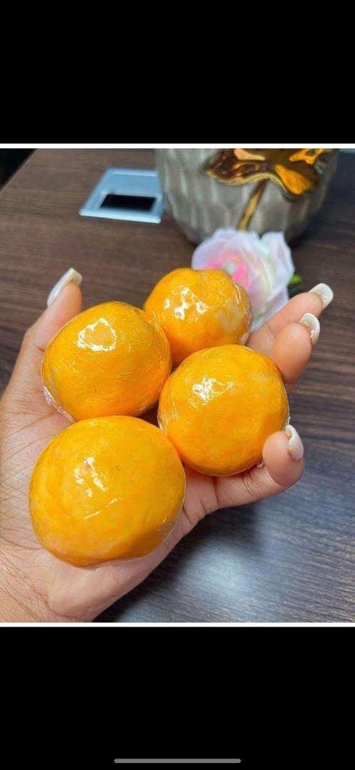 Savon jaune collagène enti taches acné bouton et vergetures