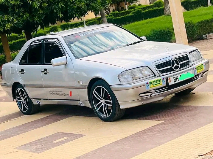 Voiture Mercedes c180