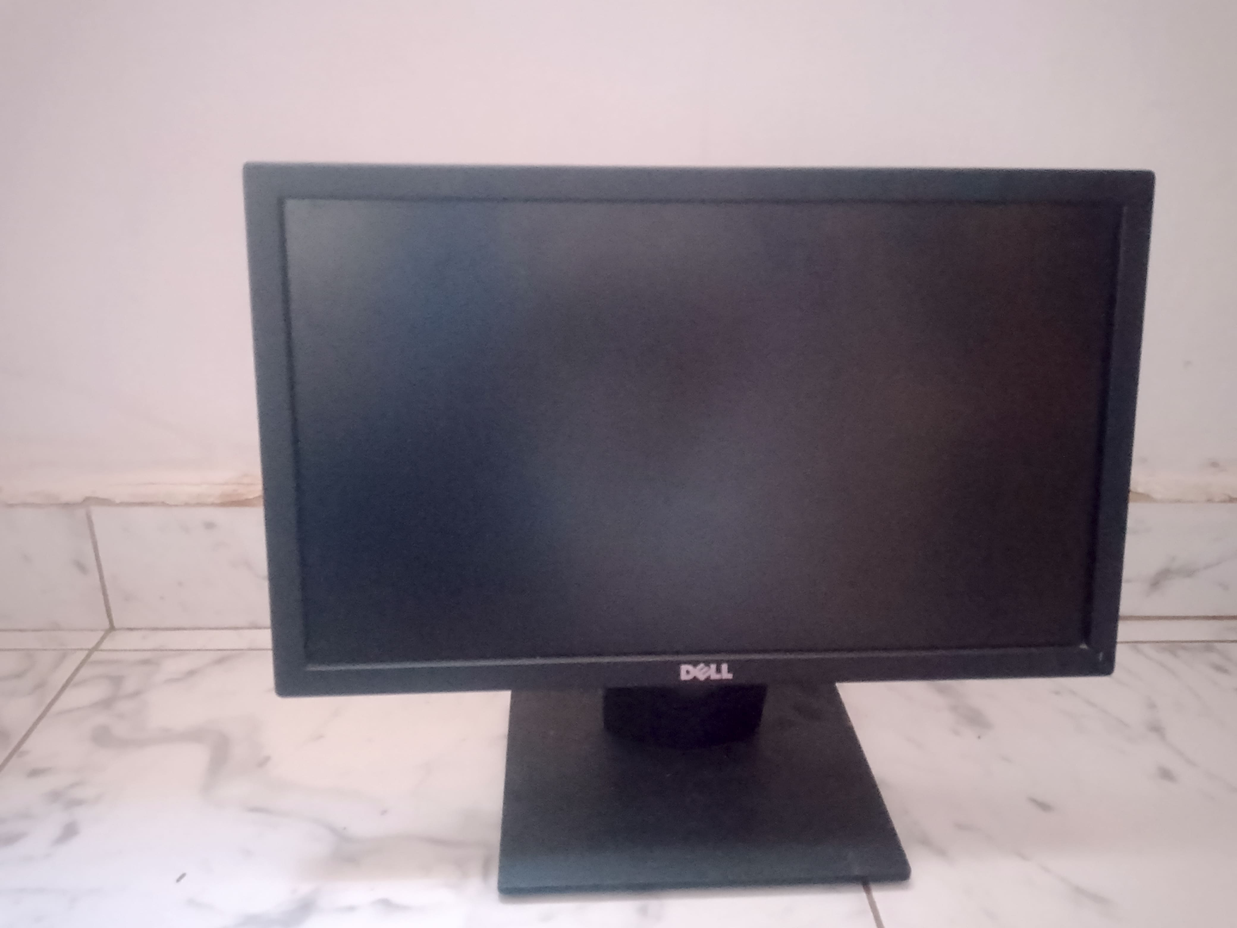 Écran PC DELL E1619HV 18,5" pouces + Clavier et souris offert