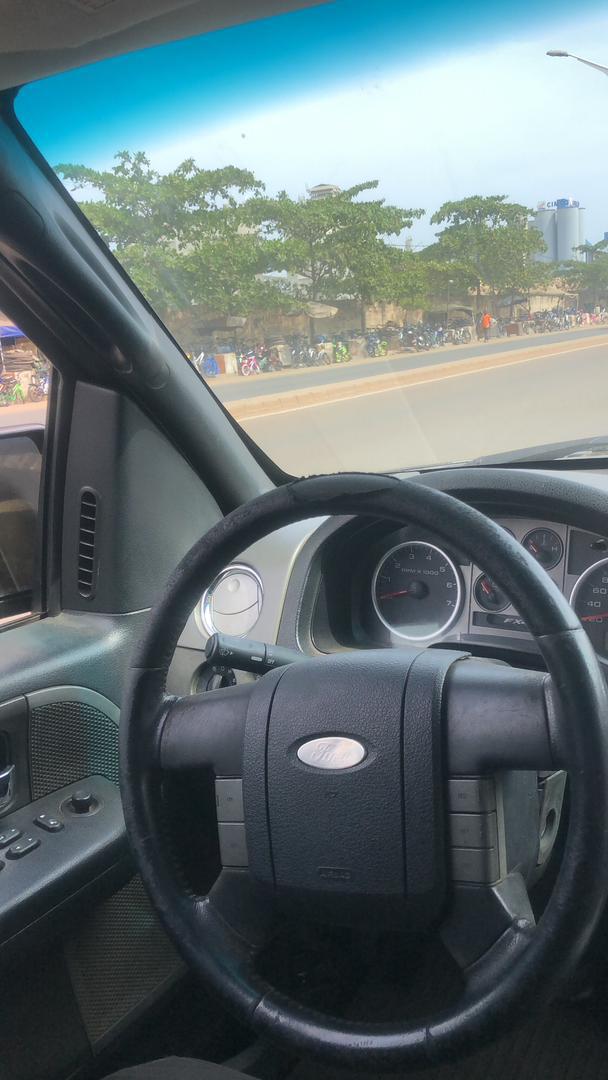 Ford F150 v8