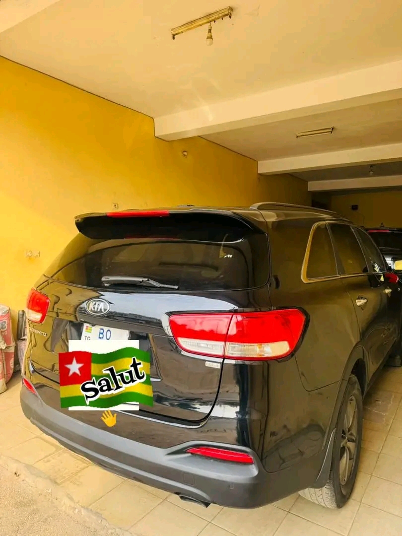Kia Sorento 2018 automatique essence à vendre à Lomé