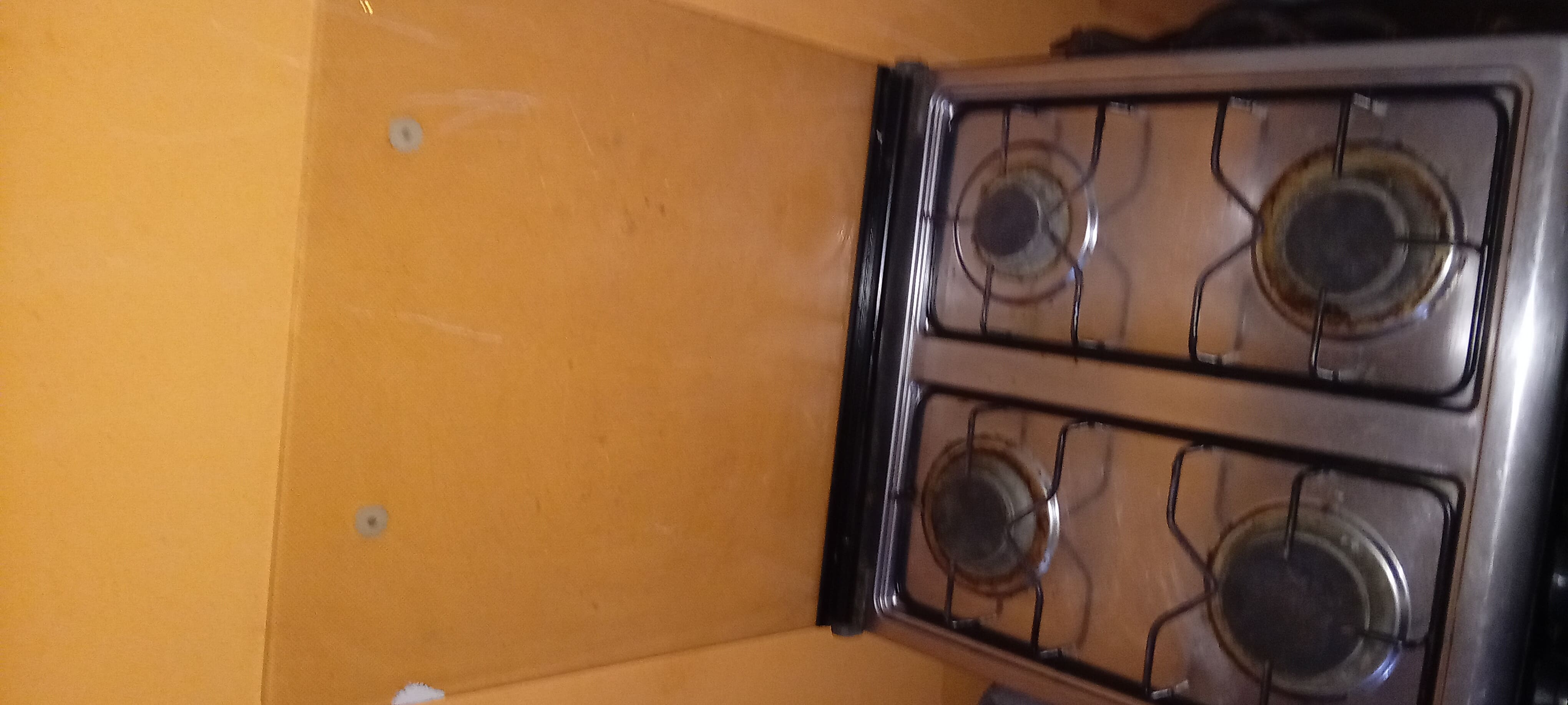 Cuisinière à gaz avec four à vendre Abidjan