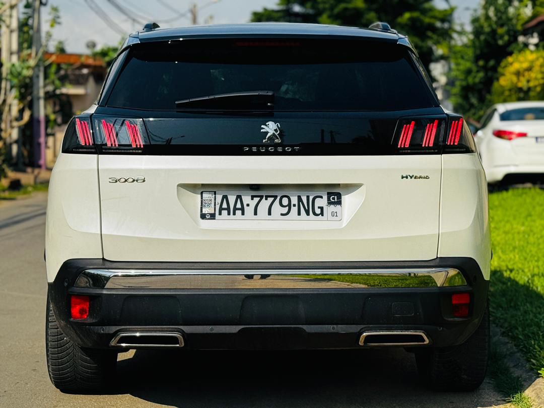 Peugeot 3008 Hybrid rechargeable essence année 2021 automatique
