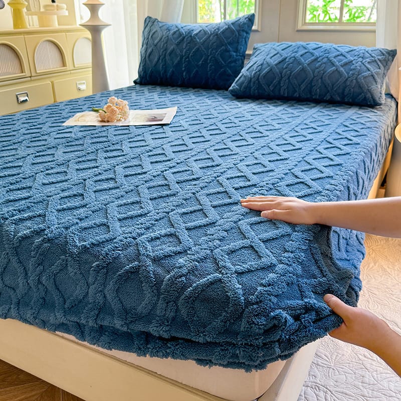 Drap Housse en Polaire + 2 Taies d’Oreiller – Ensemble Literie